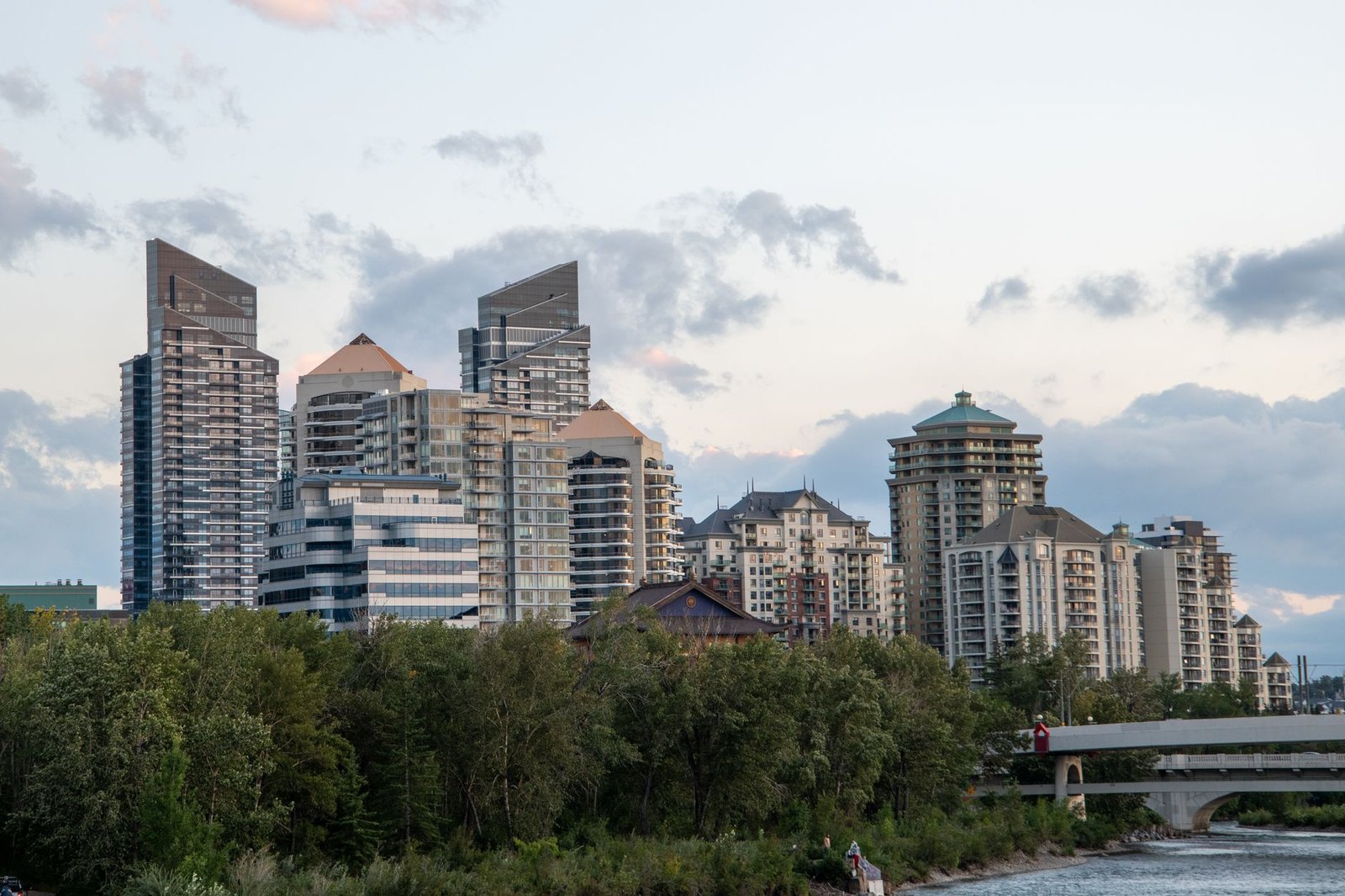 Canada Lifestyle Trends 2026: Food, Fashion & Shopping